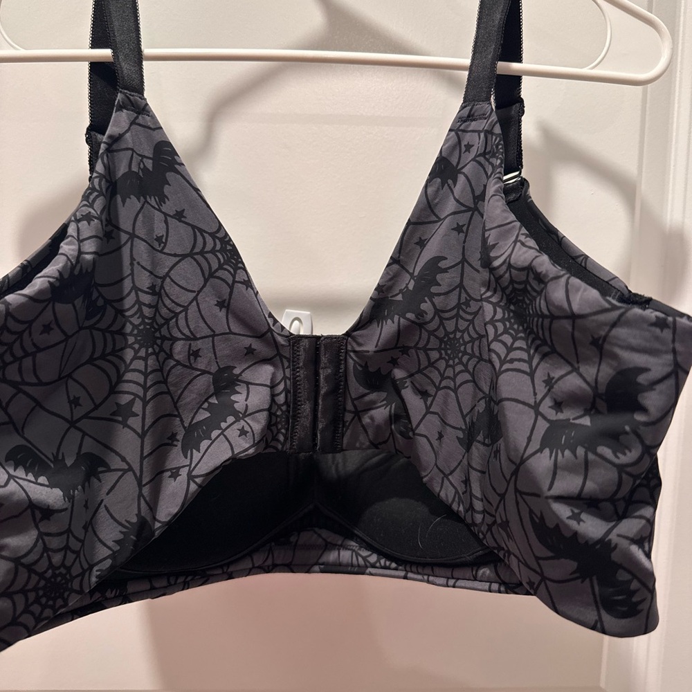 Torrid Curve Black Bra 46D Bats Spider Web Design Women’s Underwire - Picture 7 of 8